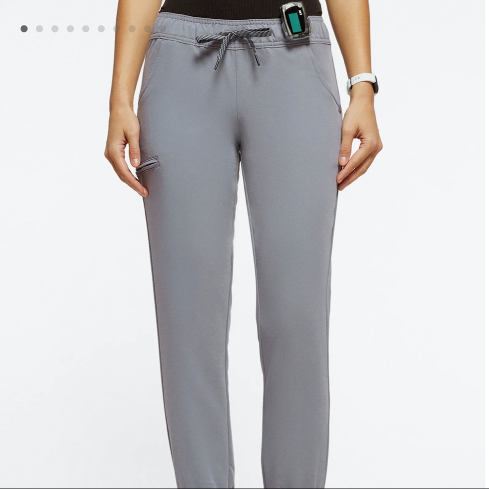 Jaanuu Women's Essential 5-Pocket Jogger Graphite